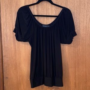🧡 The Limited black scoop neck top size medium